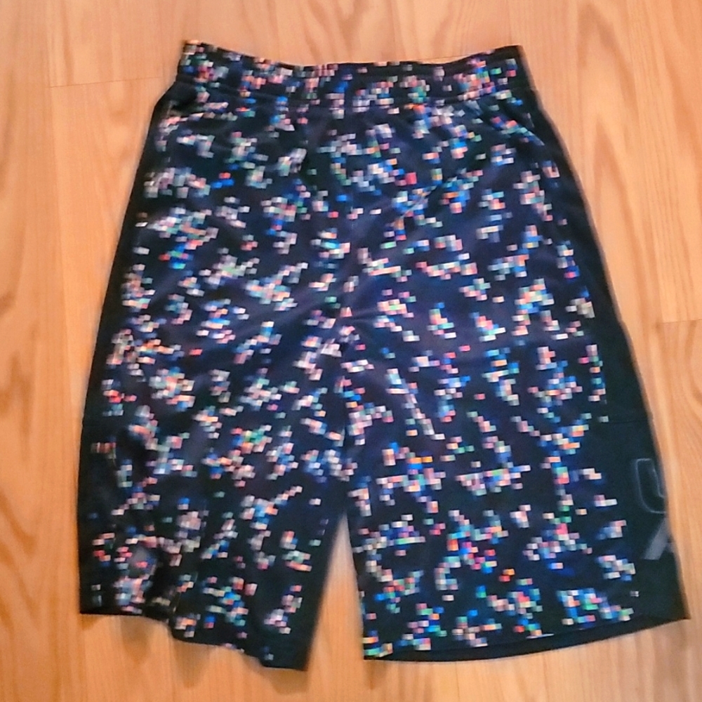 UA Pixel Basketball shorts, YL
